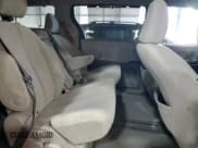 ✅ 2014 Toyota Sienna LE • VIN: 5TDKK3DC0ES512032 • Lot: 86272675. Wystawiony na Copart z przebiegiem 152 786 mil. Bezpłatny archiwum sprzedaży aukcyjnych z USA i szczegółowy raport historii pojazdu na DreamBid. Zdjęcie 11.