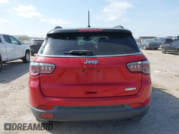 ✅ 2018 Jeep Compass Latitude • VIN: 3C4NJCBBXJT240888 • Lot: 42050758. Listed on IAAI with 81,065 mi. Free auction sales archive from the USA and detailed vehicle history report at DreamBid. Image 17.