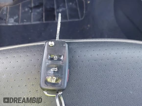 ✅ 2015 Volkswagen Beetle Fleet Edition • VIN: 3VWF17AT3FM610020 • Lot: 41714321. Wystawiony na IAAI z przebiegiem 158 381 mil. Bezpłatny archiwum sprzedaży aukcyjnych z USA i szczegółowy raport historii pojazdu na DreamBid. Zdjęcie 11.