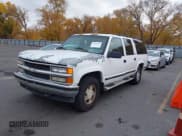 ✅ 1998 Chevrolet Suburban • VIN: 1GNFK16R3WJ302005 • Lot: 43641645. Listed on IAAI with 232,856 mi. Free auction sales archive from the USA and detailed vehicle history report at DreamBid. Image 2.