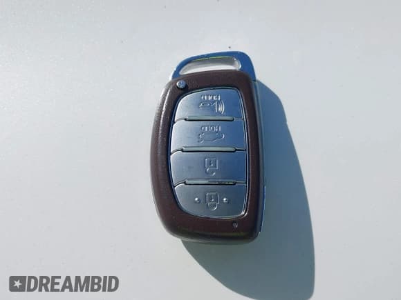 ✅ 2019 Hyundai Sonata SE • VIN: KMHE24L30KA091826 • Lot: 43276520. Wystawiony na IAAI z przebiegiem 72 854 mil. Bezpłatny archiwum sprzedaży aukcyjnych z USA i szczegółowy raport historii pojazdu na DreamBid. Zdjęcie 11.