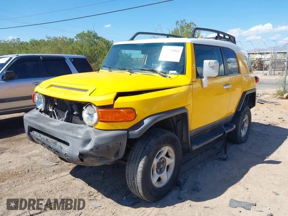 ✅ 2008 Toyota FJ Cruiser • VIN: JTEBU11F88K008297 • Лот: 43220962. Опубликован ранее на IAAI с пробегом 260 641 миль. Бесплатный доступ к архиву аукционных продаж из США и подробный отчёт об истории автомобиля на DreamBid. Изображение 6.