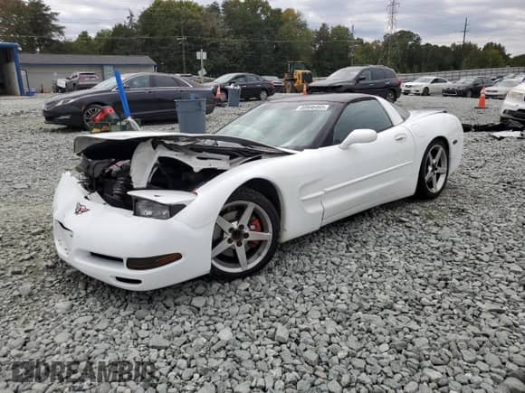 ✅ 1998 Chevrolet Corvette • VIN: 1G1YY22G8W5118626 • Lot: 80946465. Wystawiony na Copart z przebiegiem 133 198 mil mil. Skorzystaj z bezpłatnego archiwum sprzedaży aukcyjnych z USA i zobacz szczegółowy raport historii pojazdu na DreamBid. Zdjęcie 1.