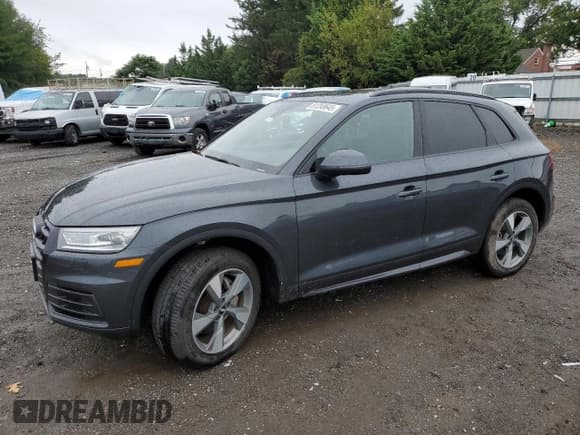 ✅ 2020 Audi Q5 Premium • VIN: WA1ANAFY8L2075749 • Lot: 81255645. Wystawiony na Copart z przebiegiem 52 833 mil. Bezpłatny archiwum sprzedaży aukcyjnych z USA i szczegółowy raport historii pojazdu na DreamBid. Zdjęcie 1.