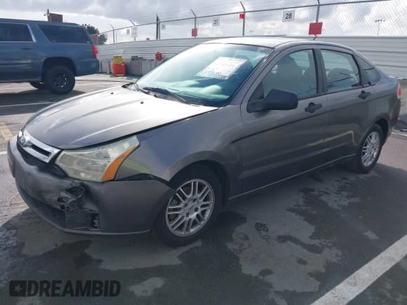 ✅ 2011 Ford Focus SE • VIN: 1FAHP3FN1BW181005 • Lot: 43715124. Wystawiony na IAAI z przebiegiem 168 958 mil. Bezpłatny archiwum sprzedaży aukcyjnych z USA i szczegółowy raport historii pojazdu na DreamBid. Zdjęcie 17.