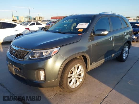 ✅ 2014 Kia Sorento EX • VIN: 5XYKUDA78EG544425 • Lot: 43697704. Listed on IAAI with 125,981 mi. Free auction sales archive from the USA and detailed vehicle history report at DreamBid. Image 2.