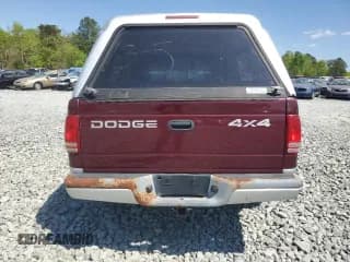 ✅ 2002 Dodge Dakota SLT • VIN: 1B7HG48N82S536711 • Lot: 53661535. Wystawiony na Copart z przebiegiem 161 460 mil. Bezpłatny archiwum sprzedaży aukcyjnych z USA i szczegółowy raport historii pojazdu na DreamBid. Zdjęcie 6.