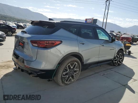 ✅ 2025 Chevrolet Blazer RS • VIN: 3GNKBKRS7SS223965 • Lot: 67196095. Listed on Copart with 1,881 mi. Free auction sales archive from the USA and detailed vehicle history report at DreamBid. Image 3.