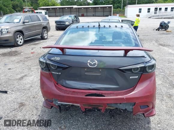 ✅ 2015 Mazda 3 i Sport • VIN: 3MZBM1U7XFM170704 • Лот: 42467066. Опубликован ранее на IAAI с пробегом 177 350 миль. Бесплатный доступ к архиву аукционных продаж из США и подробный отчёт об истории автомобиля на DreamBid. Изображение 16.