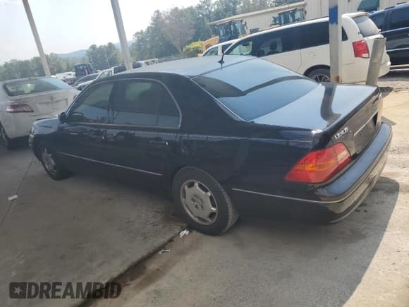 ✅ 2003 Lexus LS 430 • VIN: JTHBN30F530092810 • Lot: 81578925. Wystawiony na Copart z przebiegiem 214 857 mil. Bezpłatny archiwum sprzedaży aukcyjnych z USA i szczegółowy raport historii pojazdu na DreamBid. Zdjęcie 2.