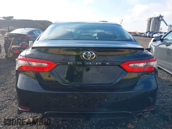 ✅ 2018 Toyota Camry SE • VIN: 4T1B11HK8JU669592 • Lot: 43686976. Wystawiony na IAAI z przebiegiem 110 805 mil. Bezpłatny archiwum sprzedaży aukcyjnych z USA i szczegółowy raport historii pojazdu na DreamBid. Zdjęcie 16.