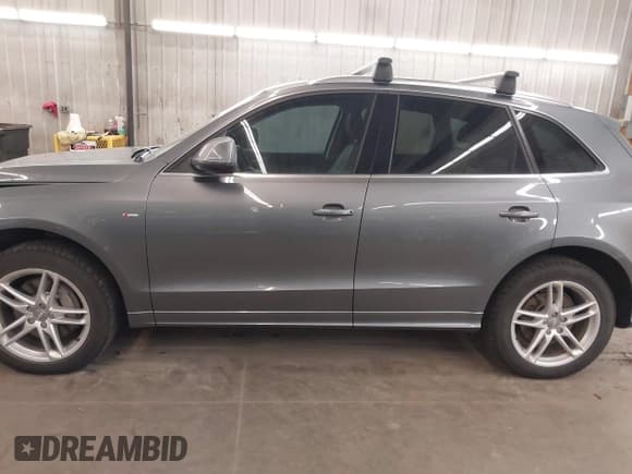 ✅ 2014 Audi Q5 Premium Plus • VIN: WA1DGAFP6EA036195 • Lot: 42027383. Listed on IAAI with 196,261 mi. Free auction sales archive from the USA and detailed vehicle history report at DreamBid. Image 15.