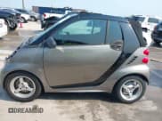 ✅ 2013 Smart fortwo Passion • VIN: WMEEK3BA2DK638916 • Lot: 42938739. Wystawiony na IAAI z przebiegiem 76 738 mil. Bezpłatny archiwum sprzedaży aukcyjnych z USA i szczegółowy raport historii pojazdu na DreamBid. Zdjęcie 15.