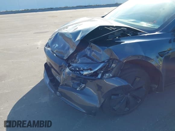 ✅ 2025 Tesla Model 3 Long Range • VIN: 5YJ3E1EA9SF970388 • Lot: 43503731. Wystawiony na IAAI z przebiegiem 3 223 mil. Bezpłatny archiwum sprzedaży aukcyjnych z USA i szczegółowy raport historii pojazdu na DreamBid. Zdjęcie 21.