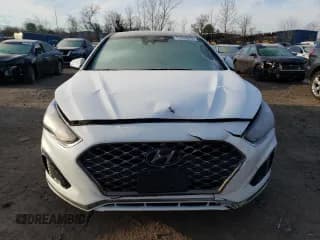 ✅ 2019 Hyundai Sonata Limited • VIN: 5NPE34AB4KH820141 • Lot: 71552872. Listed on Copart with 21,988 mi. Free auction sales archive from the USA and detailed vehicle history report at DreamBid. Image 5.