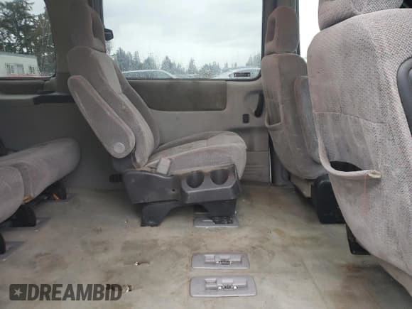 ✅ 2002 Pontiac Montana 1SA • VIN: 1GMDX03E42D144436 • Lot: 91132275. Wystawiony na Copart z przebiegiem 292 009 mil. Bezpłatny archiwum sprzedaży aukcyjnych z USA i szczegółowy raport historii pojazdu na DreamBid. Zdjęcie 11.