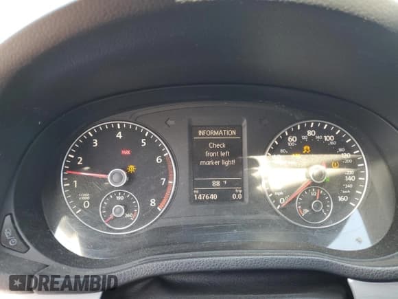 ✅ 2013 Volkswagen Passat SE • VIN: 1VWBP7A37DC123804 • Lot: 71018345. Listed on Copart with 147,640 mi. Free auction sales archive from the USA and detailed vehicle history report at DreamBid. Image 9.