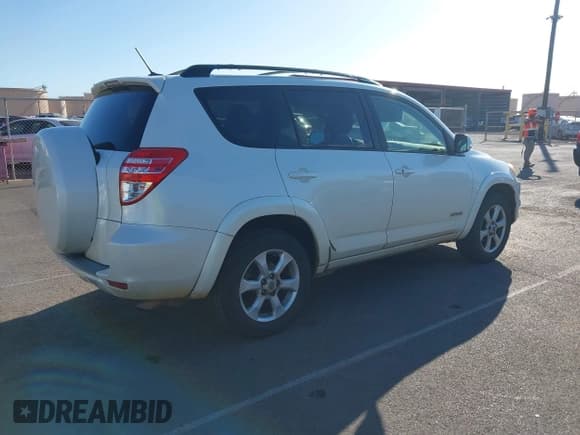 ✅ 2012 Toyota RAV4 Limited • VIN: JTMYF4DV7C5044681 • Lot: 43575501. Listed on IAAI with 204,161 mi. Free auction sales archive from the USA and detailed vehicle history report at DreamBid. Image 4.