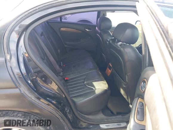 ✅ 2001 Jaguar S-Type • VIN: SAJDA01P61GL95838 • Lot: 42398246. Wystawiony na IAAI z przebiegiem Nie podano. Bezpłatny archiwum sprzedaży aukcyjnych z USA i szczegółowy raport historii pojazdu na DreamBid. Zdjęcie 8.