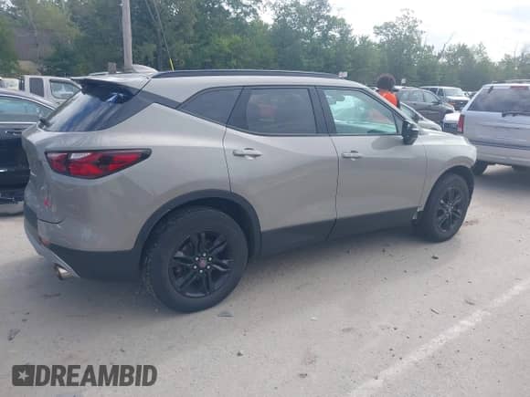 2021 Chevrolet Blazer LT с VIN 3GNKBJRS5MS520083, выставлен на аукционе IAAI как лот 43224612 с пробегом 59 799 миль миль и . История ставок и продаж доступна на DreamBid. Изображение 4.