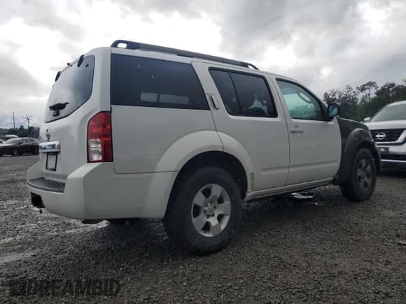 ✅ 2011 Nissan Pathfinder SV • VIN: 5N1AR1NN3BC631438 • Lot: 70402915. Wystawiony na Copart z przebiegiem 185 238 mil. Bezpłatny archiwum sprzedaży aukcyjnych z USA i szczegółowy raport historii pojazdu na DreamBid. Zdjęcie 3.