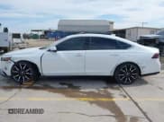 ✅ 2024 Honda Accord Touring • VIN: 1HGCY2F84RA067787 • Lot: 43327773. Wystawiony na IAAI z przebiegiem 7 305 mil. Bezpłatny archiwum sprzedaży aukcyjnych z USA i szczegółowy raport historii pojazdu na DreamBid. Zdjęcie 14.