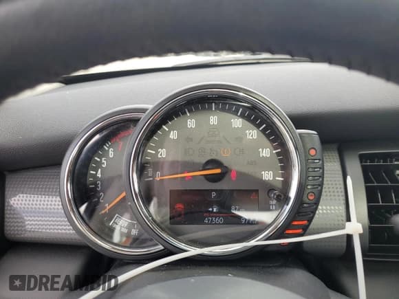 ✅ 2016 MINI Hardtop • VIN: WMWXP5C5XG2D14350 • Лот: 69520815. Опубликован ранее на Copart с пробегом 47 360 миль. Бесплатный доступ к архиву аукционных продаж из США и подробный отчёт об истории автомобиля на DreamBid. Изображение 9.