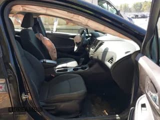 ✅ 2019 Chevrolet Cruze LT • VIN: 1G1BE5SM2K7145275 • Lot: 43248811. Listed on IAAI with 169,876 mi. Free auction sales archive from the USA and detailed vehicle history report at DreamBid. Image 5.