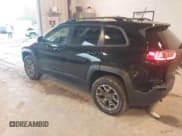 ✅ 2020 Jeep Cherokee Trailhawk • VIN: 1C4PJMBXXLD656121 • Lot: 43492978. Wystawiony na IAAI z przebiegiem 86 722 mil. Bezpłatny archiwum sprzedaży aukcyjnych z USA i szczegółowy raport historii pojazdu na DreamBid. Zdjęcie 3.