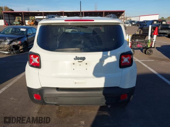 ✅ 2018 Jeep Renegade Latitude • VIN: ZACCJABB3JPJ50417 • Lot: 43589868. Wystawiony na IAAI z przebiegiem 74 833 mil. Bezpłatny archiwum sprzedaży aukcyjnych z USA i szczegółowy raport historii pojazdu na DreamBid. Zdjęcie 16.