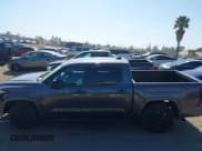 ✅ 2024 Toyota Tundra SR5 • VIN: 5TFLA5DB9RX206764 • Лот: 42218586. Опубликован ранее на IAAI с пробегом 12 228 миль. Бесплатный доступ к архиву аукционных продаж из США и подробный отчёт об истории автомобиля на DreamBid. Изображение 14.