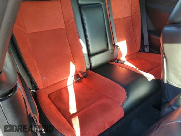 ✅ 2020 Dodge Challenger GT • VIN: 2C3CDZJG3LH223378 • Lot: 61231692. Wystawiony na Copart z przebiegiem 49 482 mil. Bezpłatny archiwum sprzedaży aukcyjnych z USA i szczegółowy raport historii pojazdu na DreamBid. Zdjęcie 6.