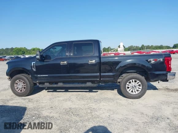 ✅ 2019 Ford F-250 XL • VIN: 1FT7W2BT6KEC40305 • Лот: 42252783. Опубликован ранее на IAAI с пробегом 70 031 миль. Бесплатный доступ к архиву аукционных продаж из США и подробный отчёт об истории автомобиля на DreamBid. Изображение 14.