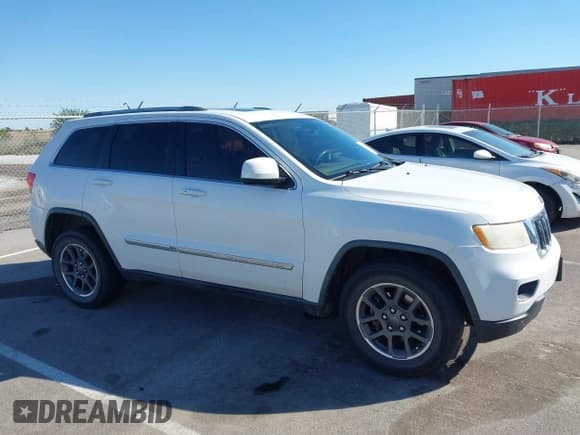 ✅ 2013 Jeep Grand Cherokee Laredo • VIN: 1C4RJFAG3DC537355 • Lot: 43385689. Listed on IAAI with 183,392 mi. Free auction sales archive from the USA and detailed vehicle history report at DreamBid. Image 13.