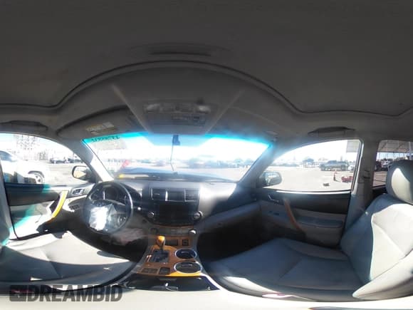 ✅ 2010 Toyota Highlander Limited • VIN: JTEJW3EHXA2045175 • Lot: 43785532. Listed on IAAI with 210,781 mi. Free auction sales archive from the USA and detailed vehicle history report at DreamBid. Image 19.