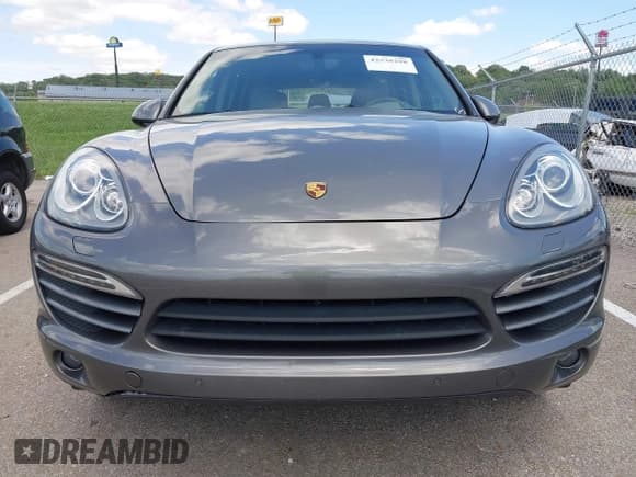 ✅ 2014 Porsche Cayenne • VIN: WP1AA2A2XELA91523 • Lot: 42538298. Wystawiony na IAAI z przebiegiem 67 001 mil. Bezpłatny archiwum sprzedaży aukcyjnych z USA i szczegółowy raport historii pojazdu na DreamBid. Zdjęcie 12.