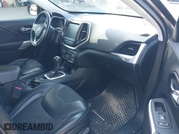 ✅ 2018 Jeep Cherokee Latitude Plus • VIN: 1C4PJMLB1JD532917 • Лот: 41992641. Опубликован ранее на IAAI с пробегом 143 786 миль. Бесплатный доступ к архиву аукционных продаж из США и подробный отчёт об истории автомобиля на DreamBid. Изображение 5.