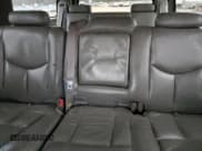 ✅ 2004 Chevrolet Suburban LS • VIN: 1GNFK16Z64J143512 • Лот: 46996085. Опубликован ранее на Copart с пробегом 324 596 миль. Бесплатный доступ к архиву аукционных продаж из США и подробный отчёт об истории автомобиля на DreamBid. Изображение 10.