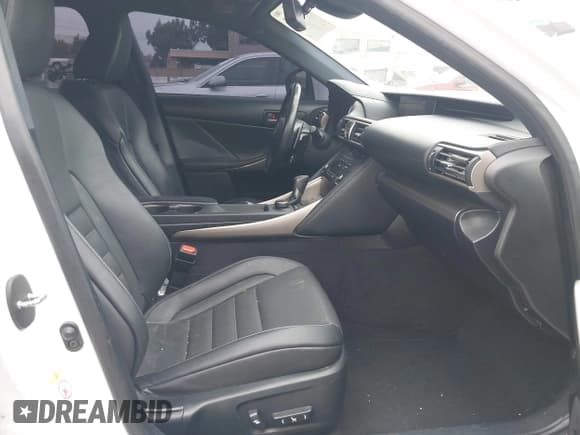 ✅ 2017 Lexus IS 200t F Sport • VIN: JTHBA1D29H5058662 • Lot: 43483133. Wystawiony na IAAI z przebiegiem 173 940 mil. Bezpłatny archiwum sprzedaży aukcyjnych z USA i szczegółowy raport historii pojazdu na DreamBid. Zdjęcie 5.