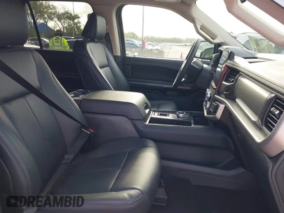 ✅ 2024 Ford Expedition XLT • VIN: 1FMJU1H83REA98705 • Lot: 41867535. Listed on IAAI with 181 mi. Free auction sales archive from the USA and detailed vehicle history report at DreamBid. Image 5.