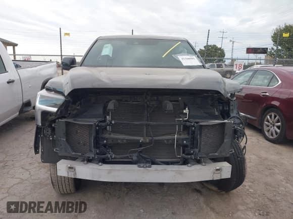 ✅ 2024 Toyota Tundra SR5 • VIN: 5TFLA5DB6RX170838 • Lot: 41368501. Wystawiony na IAAI z przebiegiem 21 918 mil. Bezpłatny archiwum sprzedaży aukcyjnych z USA i szczegółowy raport historii pojazdu na DreamBid. Zdjęcie 13.