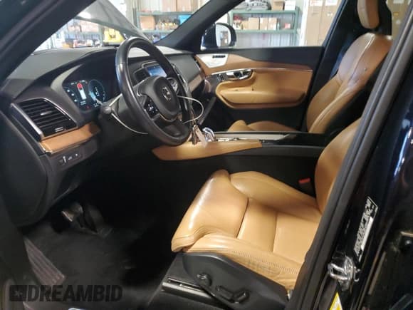 ✅ 2016 Volvo XC90 T8 Inscription • VIN: YV4BC0PL4G1066245 • Лот: 88280805. Опубликован ранее на Copart с пробегом 70 099 миль. Бесплатный доступ к архиву аукционных продаж из США и подробный отчёт об истории автомобиля на DreamBid. Изображение 7.