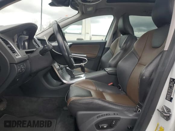 ✅ 2017 Volvo XC60 Dynamic • VIN: YV449MRR0H2031200 • Лот: 92637905. Опубликован ранее на Copart с пробегом 92 158 миль. Бесплатный доступ к архиву аукционных продаж из США и подробный отчёт об истории автомобиля на DreamBid. Изображение 7.