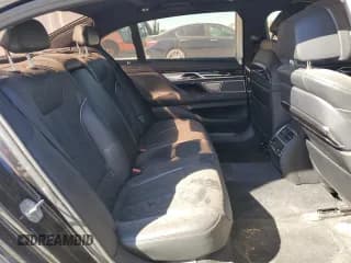✅ 2019 BMW 7 Series 750i xDrive • VIN: WBA7F2C50KB240590 • Лот: 64859212. Опубликован ранее на Copart с пробегом 10 157 миль. Бесплатный доступ к архиву аукционных продаж из США и подробный отчёт об истории автомобиля на DreamBid. Изображение 6.