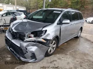✅ 2018 Toyota Sienna LE • VIN: 5TDKZ3DC1JS941783 • Lot: 82768065. Listed on Copart with 151,254 mi. Free auction sales archive from the USA and detailed vehicle history report at DreamBid. Image 1.