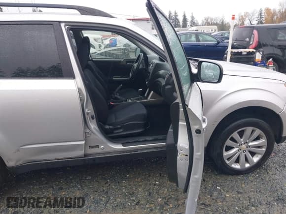 ✅ 2011 Subaru Forester X Premium • VIN: JF2SHADC8BH779388 • Лот: 43709657. Опубликован ранее на IAAI с пробегом 128 757 миль. Бесплатный доступ к архиву аукционных продаж из США и подробный отчёт об истории автомобиля на DreamBid. Изображение 5.