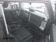 ✅ 2007 Toyota FJ Cruiser • VIN: JTEZU11F770016755 • Lot: 43804825. Wystawiony na IAAI z przebiegiem 211 993 mil. Bezpłatny archiwum sprzedaży aukcyjnych z USA i szczegółowy raport historii pojazdu na DreamBid. Zdjęcie 5.