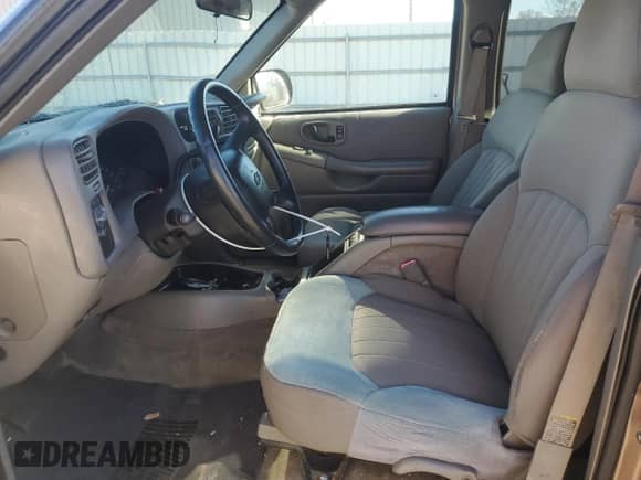 ✅ 2004 Chevrolet Blazer LS • VIN: 1GNDT13X84K158661 • Lot: 85697264. Wystawiony na Copart z przebiegiem 163 809 mil. Bezpłatny archiwum sprzedaży aukcyjnych z USA i szczegółowy raport historii pojazdu na DreamBid. Zdjęcie 7.