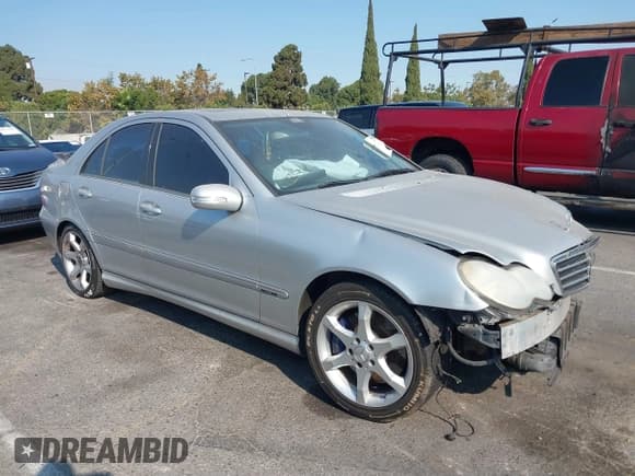 ✅ 2005 Mercedes-Benz C 230 Kompressor • VIN: WDBRF40J85A668022 • Lot: 41075872. Wystawiony na IAAI z przebiegiem 200 016 mil. Bezpłatny archiwum sprzedaży aukcyjnych z USA i szczegółowy raport historii pojazdu na DreamBid. Zdjęcie 1.