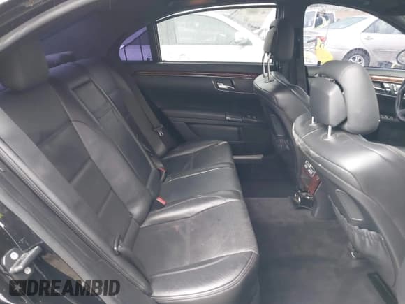 ✅ 2009 Mercedes-Benz S 63 AMG • VIN: WDDNG77X69A240907 • Лот: 41571240. Опубликован ранее на IAAI с пробегом 194 514 миль. Бесплатный доступ к архиву аукционных продаж из США и подробный отчёт об истории автомобиля на DreamBid. Изображение 8.